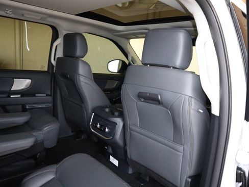 New 2025 Ford Expedition Active AWD/4WD image 44