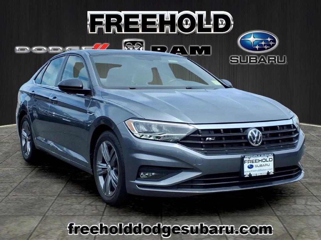 Used 2021 Volkswagen Jetta R-Line w/ R-Line Cold Weather Package FWD image 1