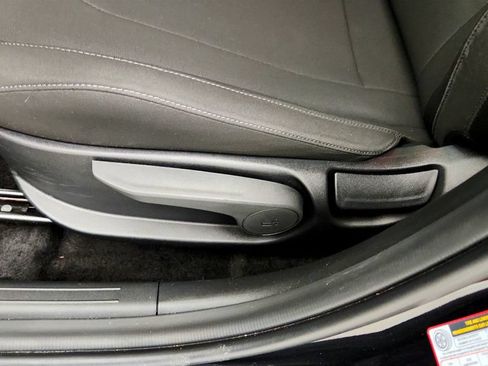 Used 2024 Hyundai Elantra SEL FWD image 11