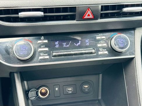 Used 2022 Hyundai Sonata Limited w/ Preferred Accessory Package image 16