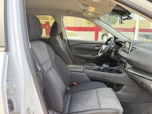 Used 2025 Nissan Rogue SV AWD/4WD image 27