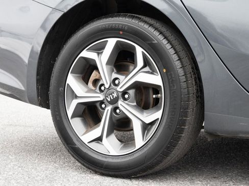Used 2021 Kia Forte LXS FWD image 13