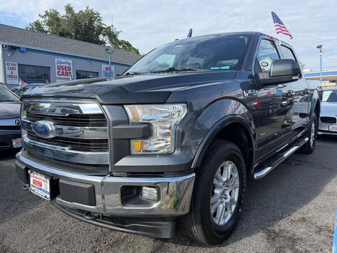 Used 2017 Ford F150 Lariat w/ Equipment Group 501A Mid AWD/4WD image 4