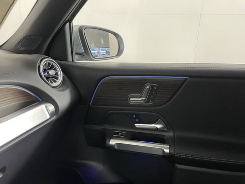 Used 2026 Mercedes-Benz GLB 250 image 12