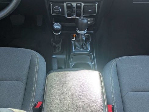 Used 2024 Jeep Gladiator Sport AWD/4WD image 18