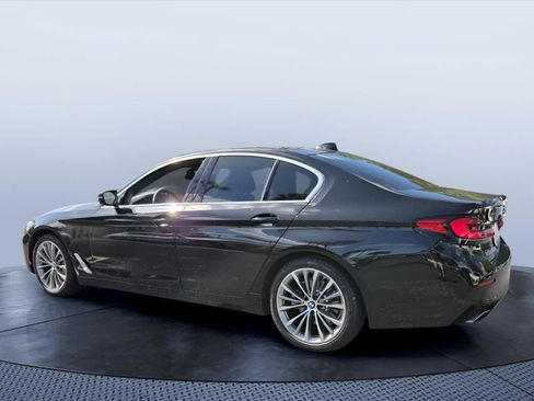 Certified 2023 BMW 530i xDrive w/ Premium Package AWD/4WD image 4