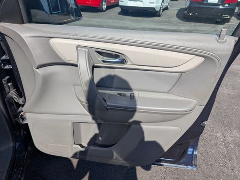 Used 2015 Chevrolet Traverse LS FWD image 39