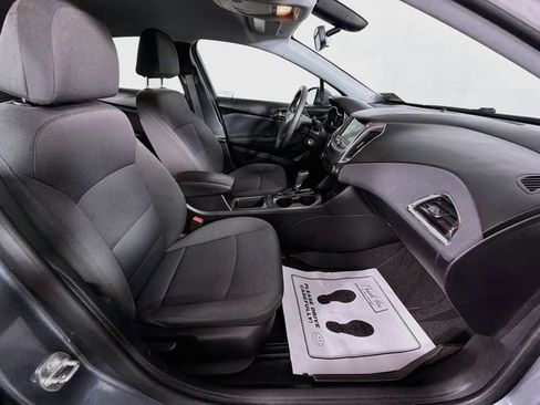 Used 2019 Chevrolet Cruze LT FWD image 27