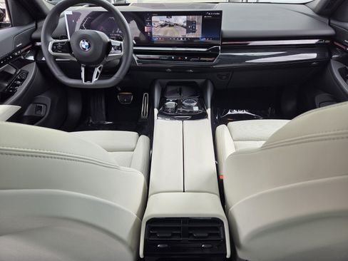 Used 2026 BMW 530i w/ M Sport Package RWD image 13