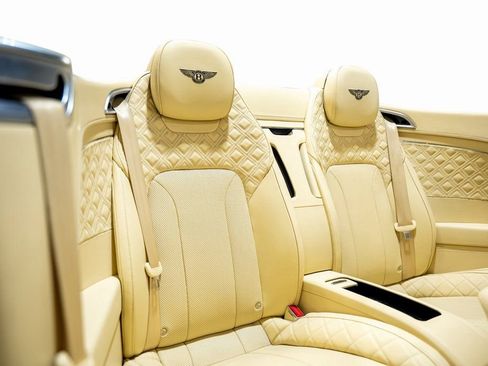 Used 2020 Bentley Continental GT image 35