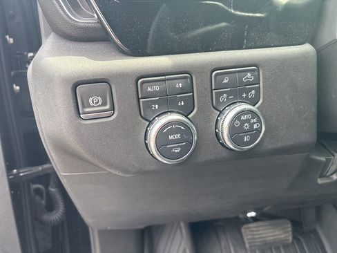 Used 2025 GMC Sierra 2500 SLT w/ SLT Premium Package AWD/4WD image 12