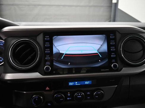 Used 2021 Toyota Tacoma SR5 AWD/4WD image 8