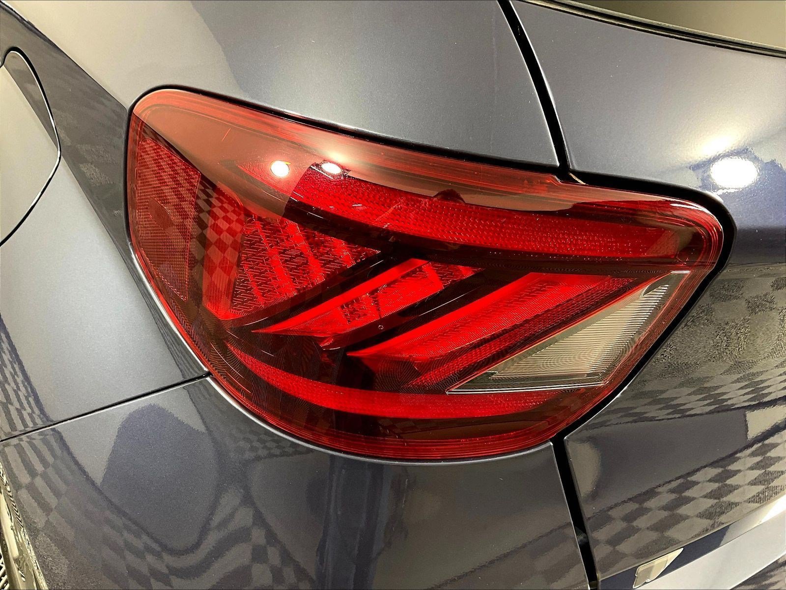 Used 2023 Hyundai Venue Limited FWD image 22