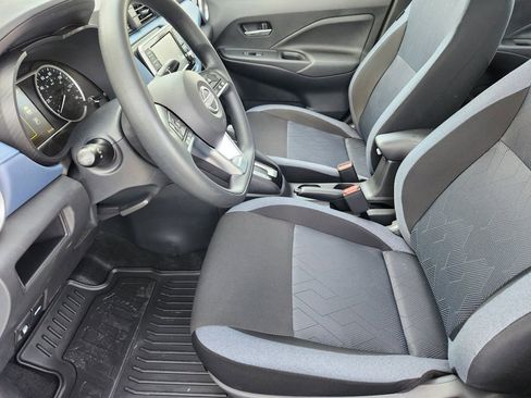 New 2025 Nissan Versa SV w/ Trunk Package image 9