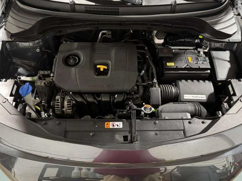 Used 2025 Kia Soul LX w/ LX Technology Package FWD image 25