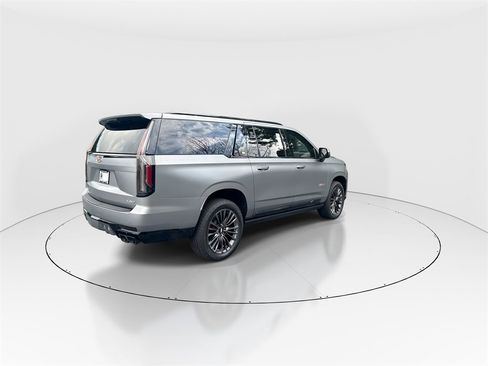 Used 2023 Cadillac Escalade ESV V image 8