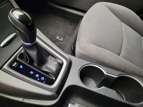 Used 2014 Hyundai Elantra SE FWD image 26