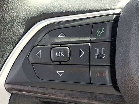 Used 2023 Jeep Grand Cherokee 4WD 4xe w/ Luxury Tech Group II image 23