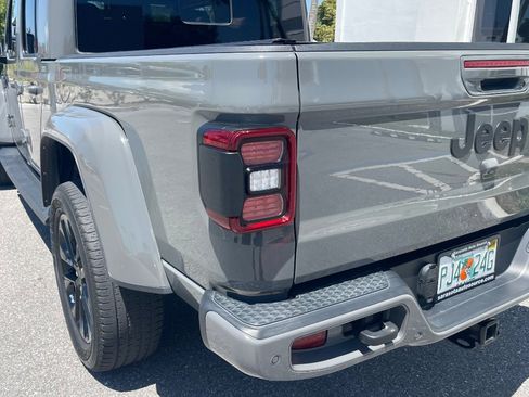 Used 2022 Jeep Gladiator Overland AWD/4WD image 27