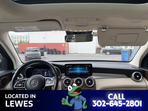 Used 2022 Mercedes-Benz GLC 300 4MATIC image 7