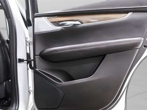 Used 2021 Cadillac XT5 Sportv w/ Platinum Package image 34