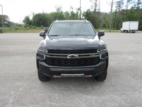 Used 2021 Chevrolet Tahoe Z71 w/ Z71 Signature Package AWD/4WD image 3
