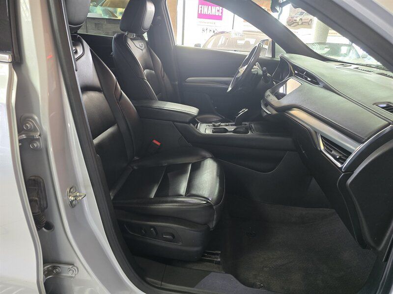 Used 2020 Cadillac XT4 Premium Luxury FWD image 14
