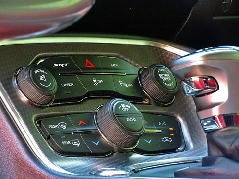 Used 2015 Dodge Challenger SRT Hellcat RWD image 30