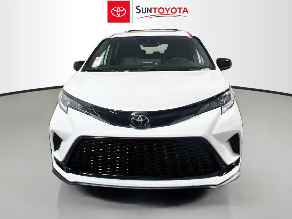 New 2026 Toyota Sienna XSE FWD image 10