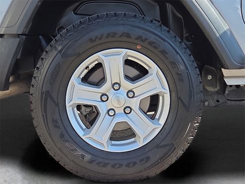 Used 2020 Jeep Wrangler Sport image 11