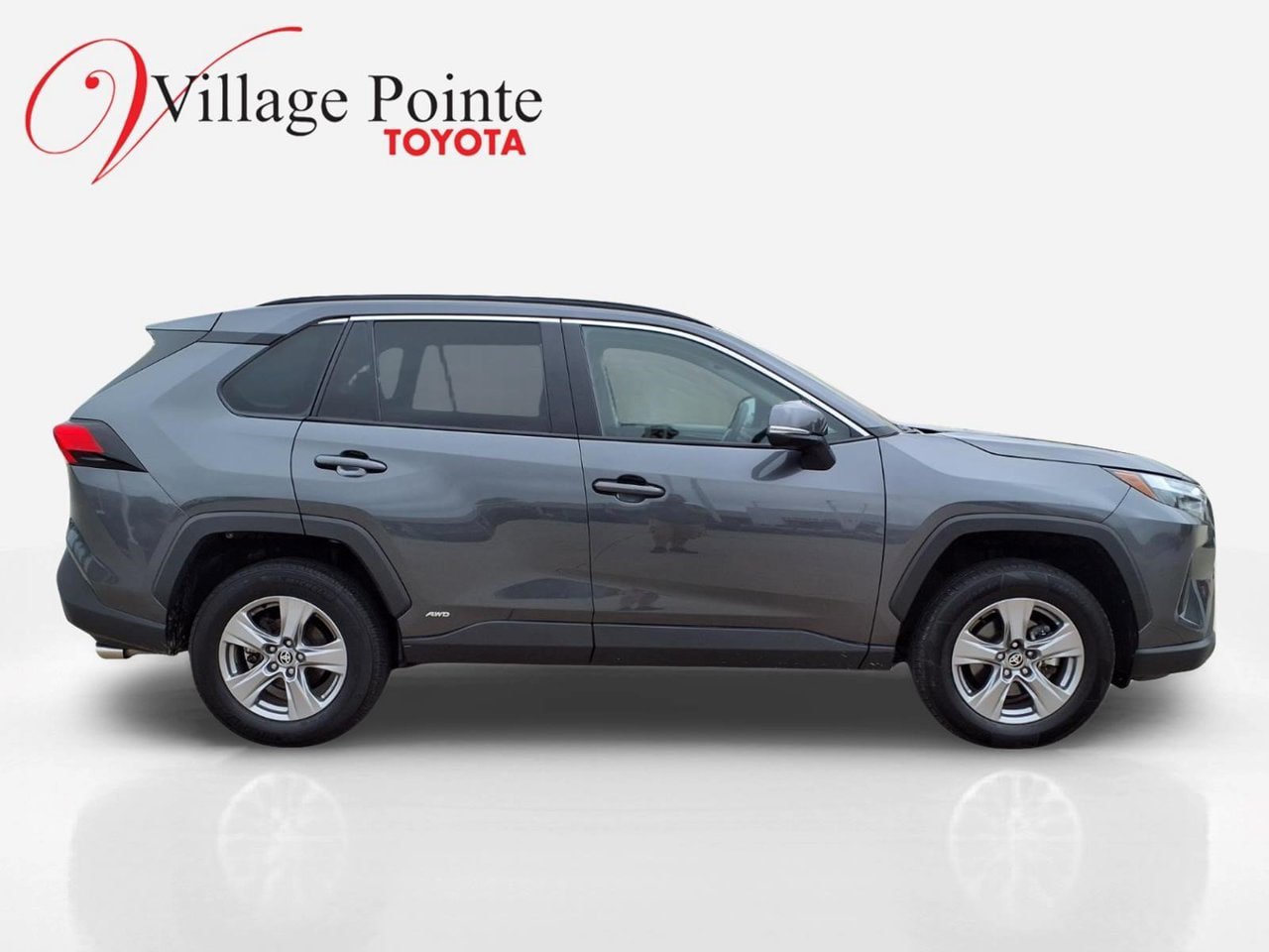 Used 2025 Toyota RAV4 XLE AWD/4WD image 7