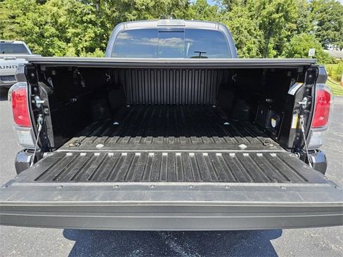 Used 2023 Toyota Tacoma TRD Sport image 12