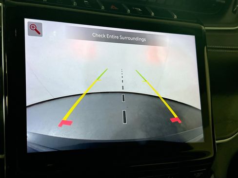 Used 2022 Jeep Grand Cherokee Limited image 14