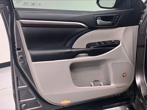 Used 2016 Toyota Highlander Limited Platinum AWD/4WD image 14