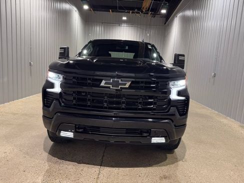 Used 2025 Chevrolet Silverado 1500 RST w/ Z71 Off-Road Package AWD/4WD image 3