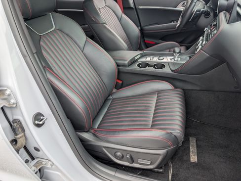 Used 2023 Genesis G70 2.0T w/ Sport Prestige Package RWD image 21