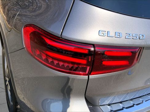 New 2026 Mercedes-Benz GLB 250 4MATIC image 18