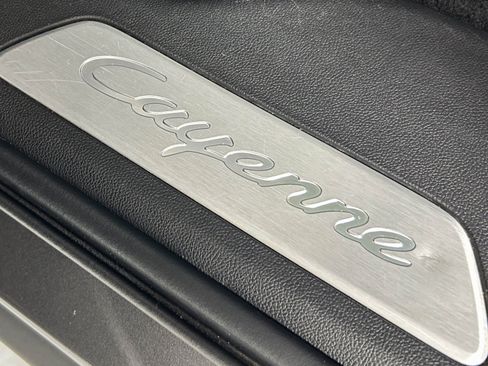 Used 2023 Porsche Cayenne Coupe image 16