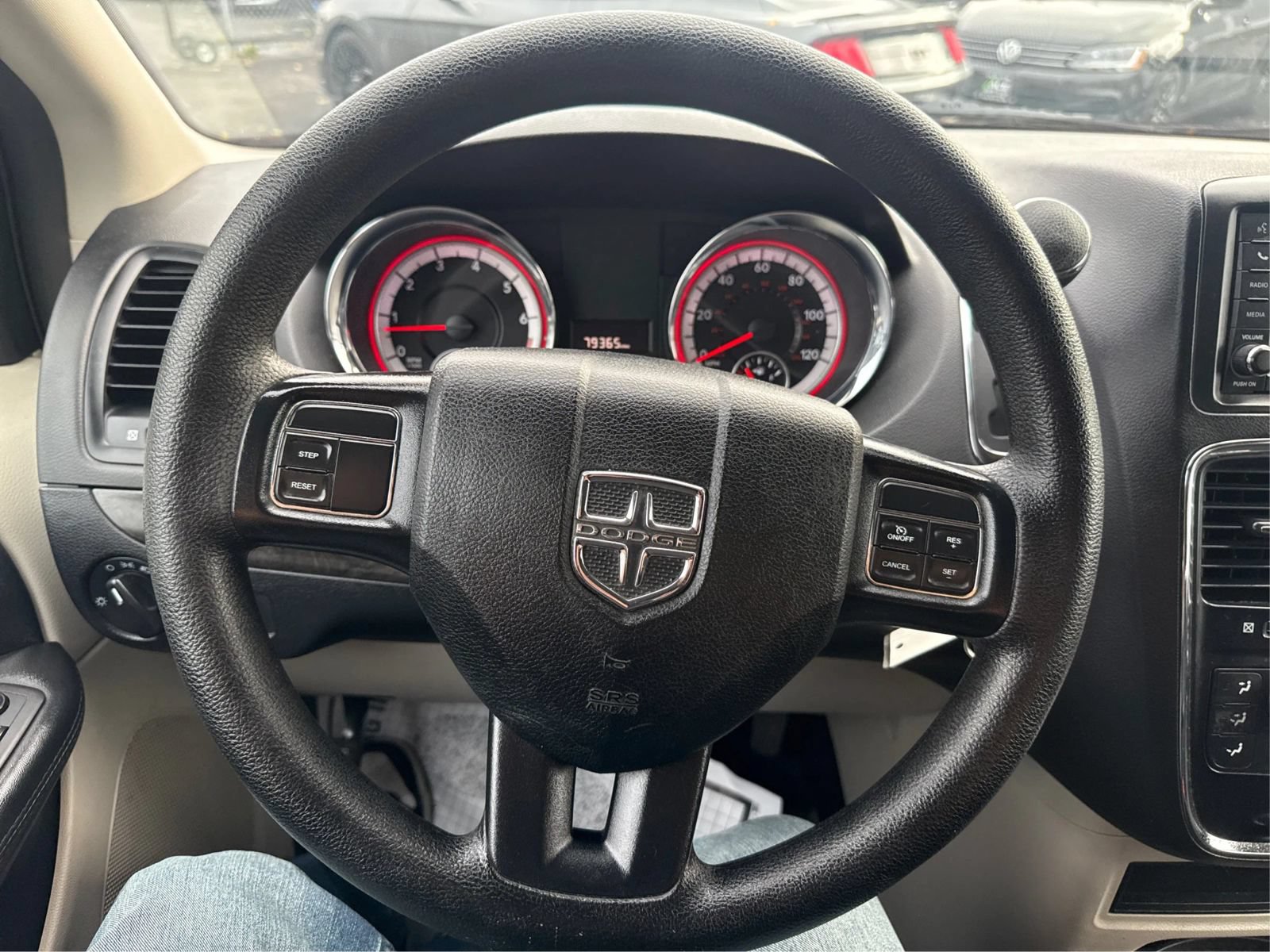 Used 2019 Dodge Grand Caravan SE FWD image 17