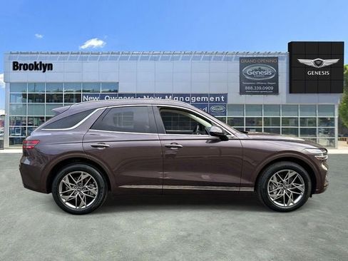 Used 2023 Genesis GV70 2.5T w/ Select Package image 2