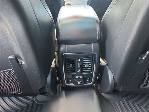 Used 2018 Jeep Grand Cherokee SRT image 26