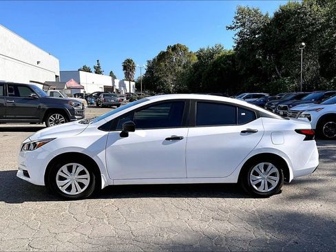 Used 2021 Nissan Versa S FWD image 7