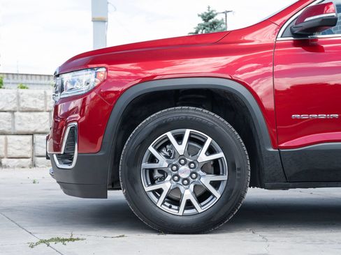Used 2023 GMC Acadia SLT w/ Preferred Package AWD/4WD image 4