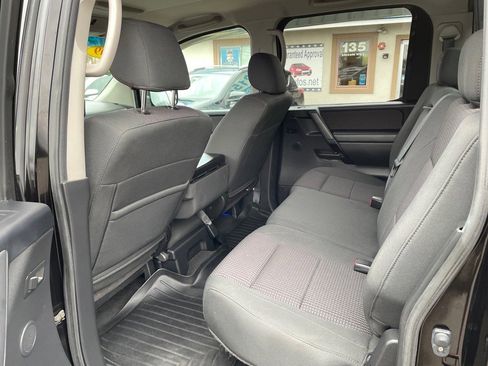 Used 2009 Nissan Titan SE image 21