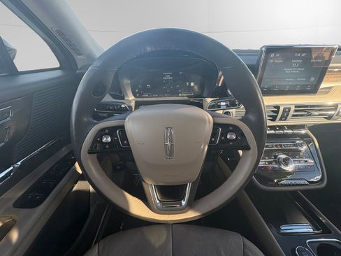 Certified 2022 Lincoln Corsair Reserve image 12