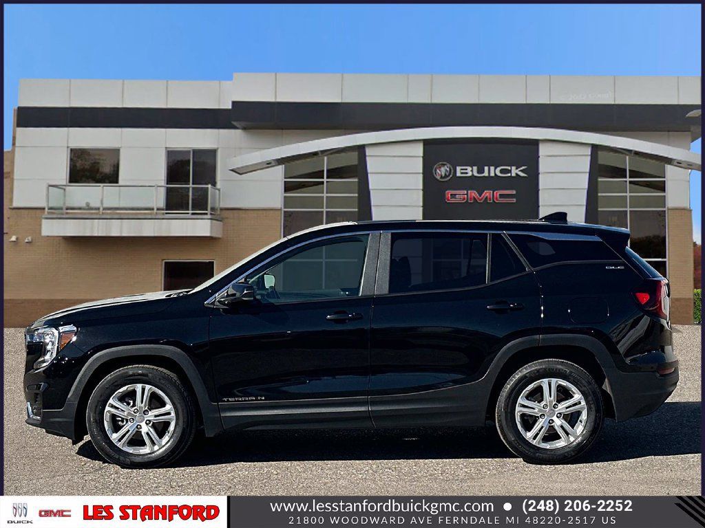 Used 2024 GMC Terrain SLE FWD image 2