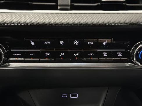 New 2026 Chevrolet Equinox LT w/ Convenience Package II image 17