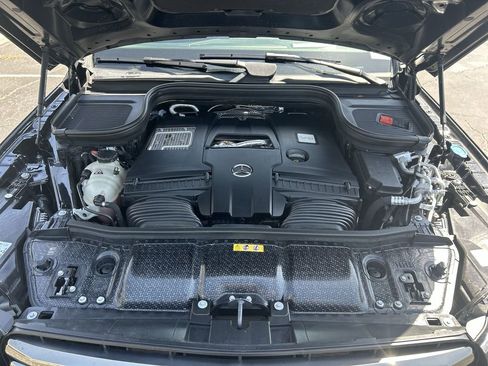 Used 2024 Mercedes-Benz GLS 580 4MATIC image 14