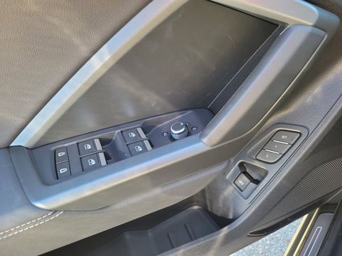 Certified 2025 Audi Q3 2.0T Premium w/ Convenience Package image 19