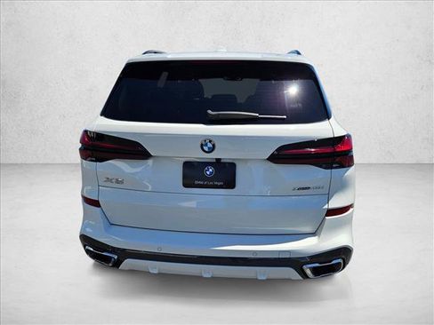 Used 2025 BMW X5 xDrive40i w/ M Sport Package AWD/4WD image 7